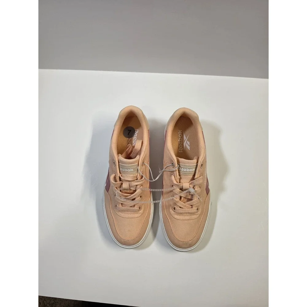 Reebok Women's Size 7 Peach Pink Low Top Casual Sneakers Shoes New Without Box